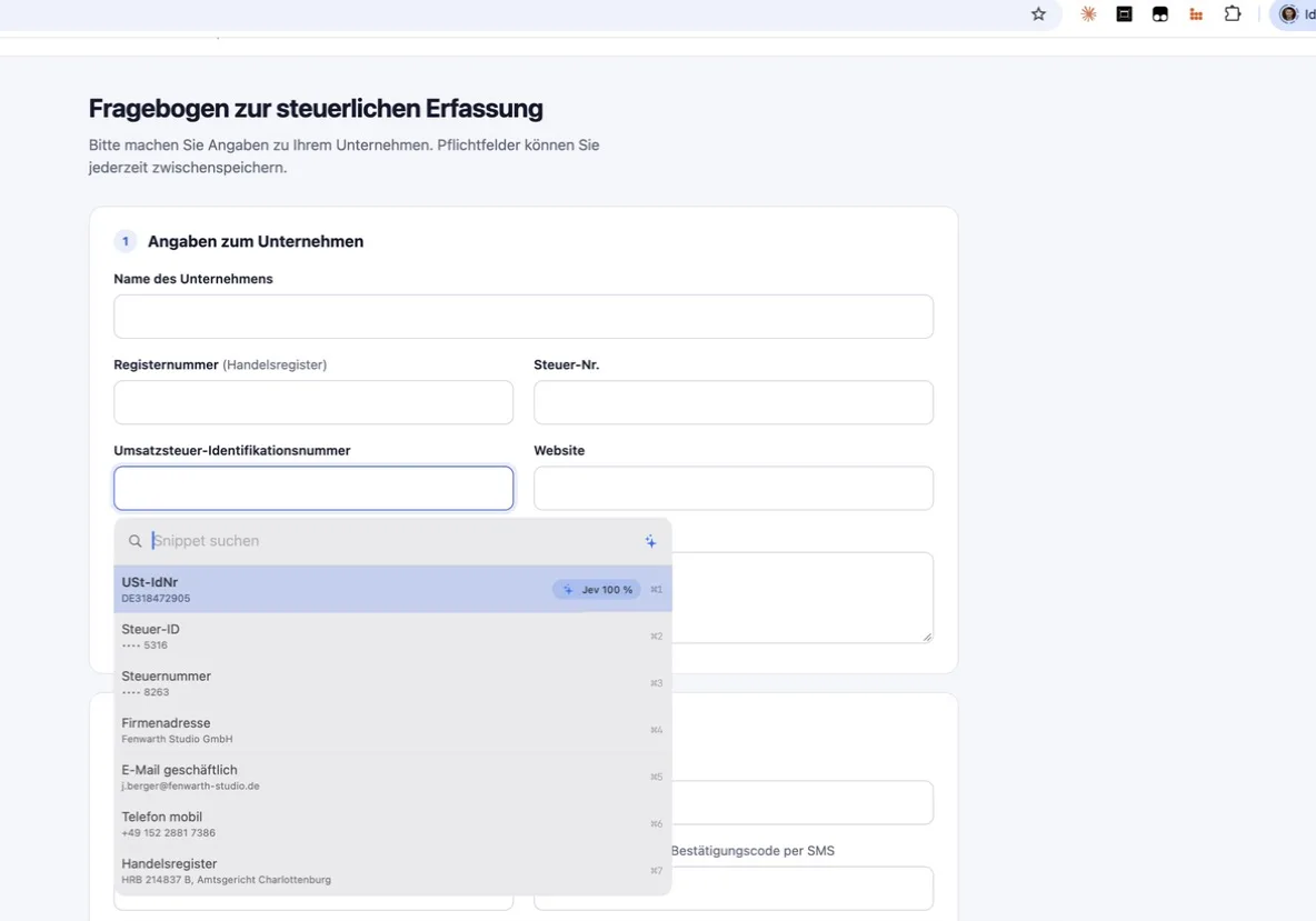 Ein Formular mit dem Feld „Umsatzsteuer-Identifikationsnummer“. Direkt darunter das Popup von MillionSnippets: Oben steht „USt-IdNr“ mit dem Abzeichen „Jev 100 %“, darunter Steuer-ID, Steuernummer und weitere Einträge.